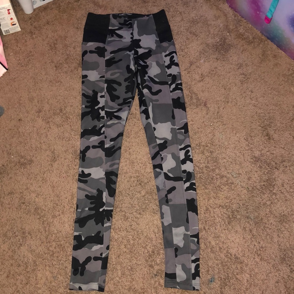HIGH WAISTED Camo leggings